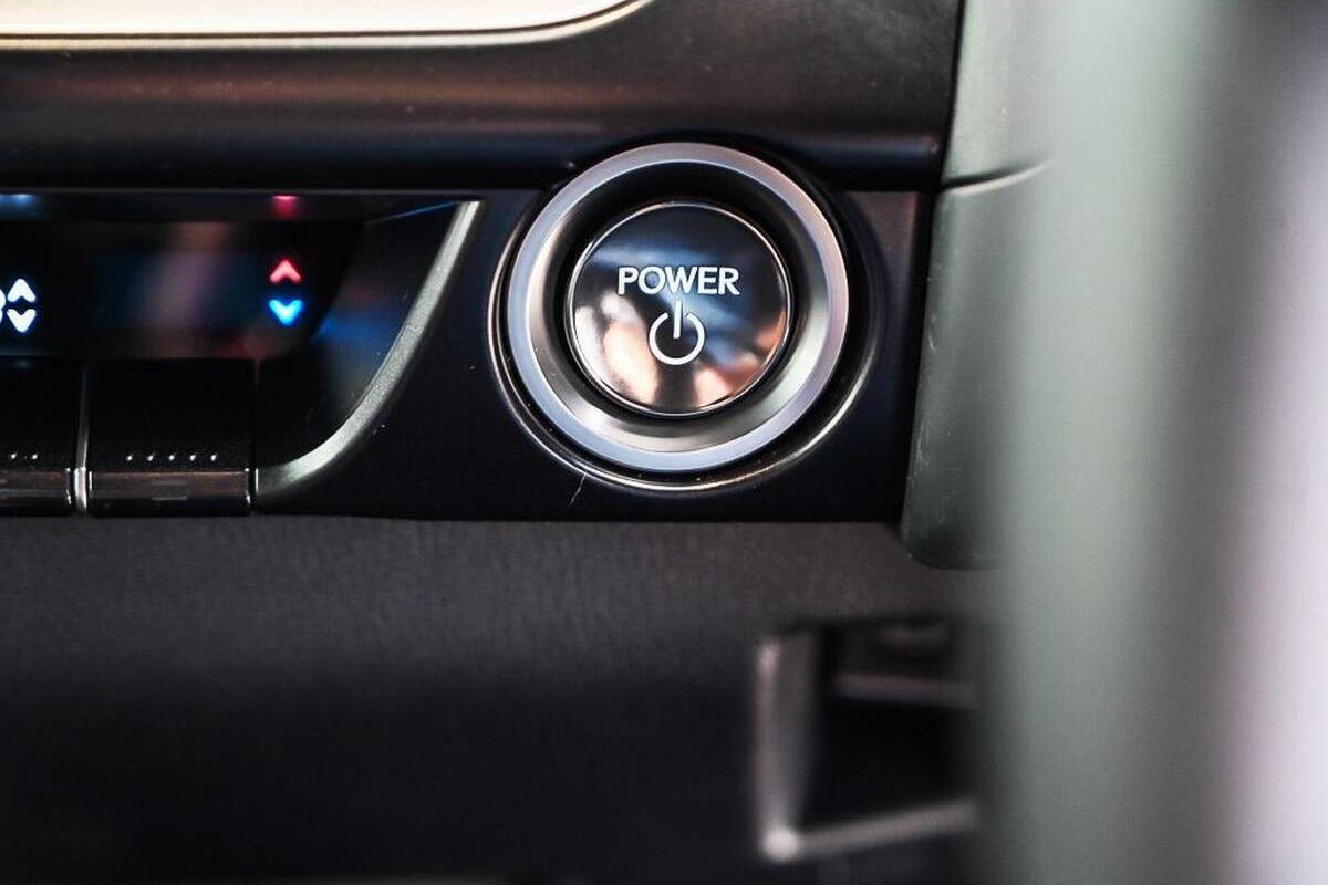 2024 Lexus UX UX300e Luxury Auto FWD image 12