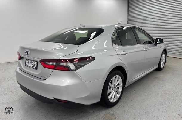2024 Toyota Camry Hybrid Ascent image 3