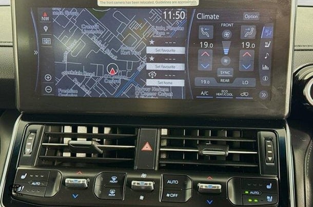 2023 Toyota LANDCRUISER VX image 16