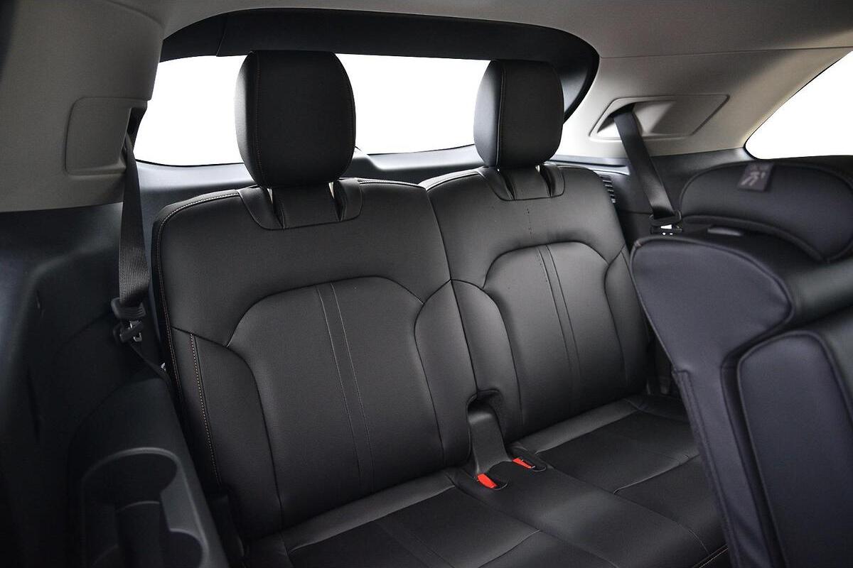 2024 Mazda CX-90 D50e Touring KK Auto i-ACTIV AWD image 8