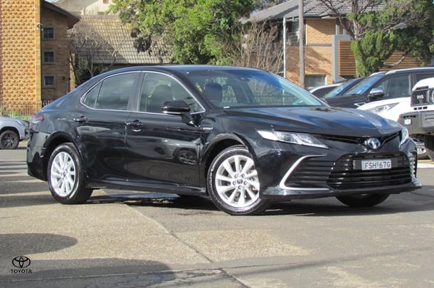 2024 Toyota Camry Hybrid Ascent image 3