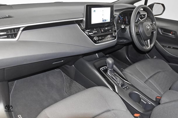 2024 Toyota Corolla Hatch Hybrid Ascent Sport image 17