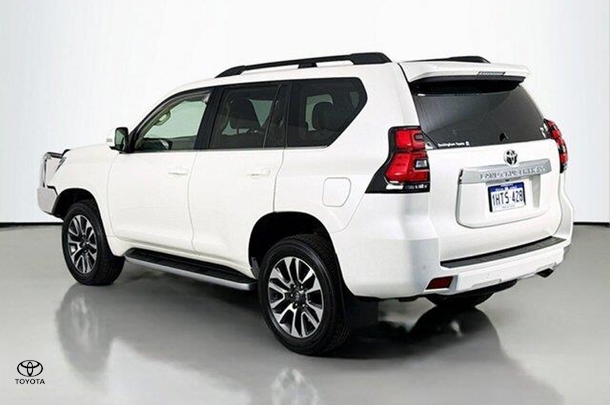 2022 Toyota Prado VX image 6