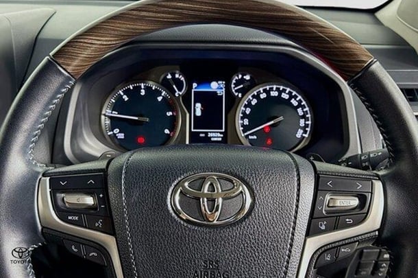 2023 Toyota Prado Kakadu image 14