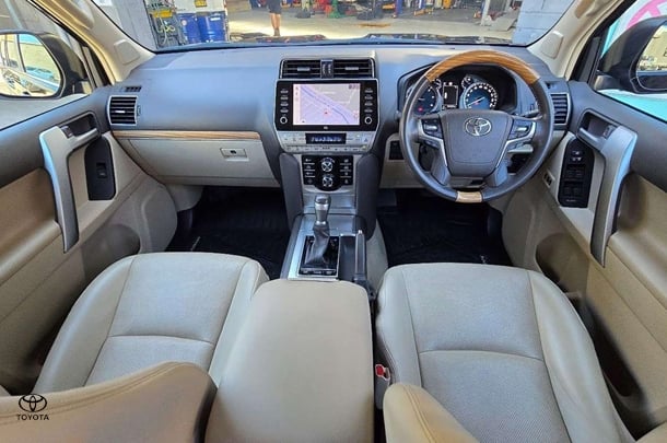 2021 Toyota Prado Kakadu image 3