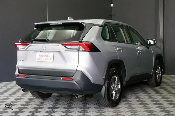 2024 Toyota RAV4 GX 2WD image 4