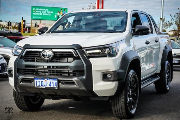 2025 Toyota Hilux 4x4 Rogue image 4
