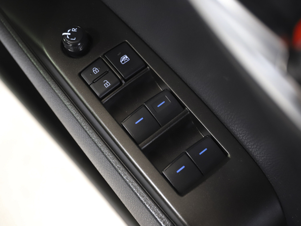 2022 Toyota Camry Hybrid Ascent image 18