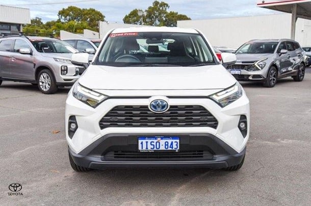 2023 Toyota Rav4 Hybrid GX image 3