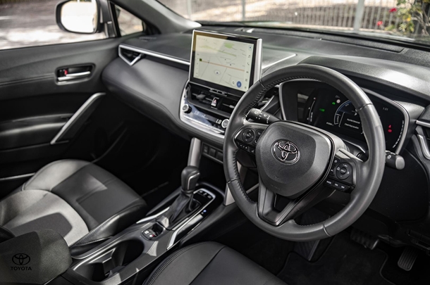 2024 Toyota COROLLA CROSS HYBRID GXL image 16