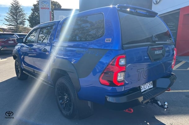 2022 Toyota Hilux 4x4 Rugged X image 3