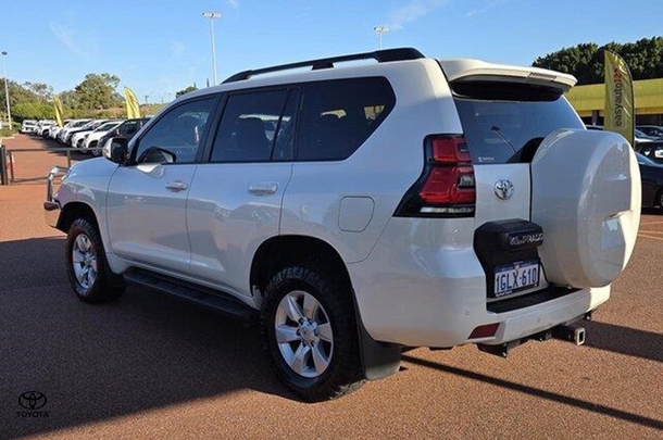 2017 Toyota Prado GXL image 6