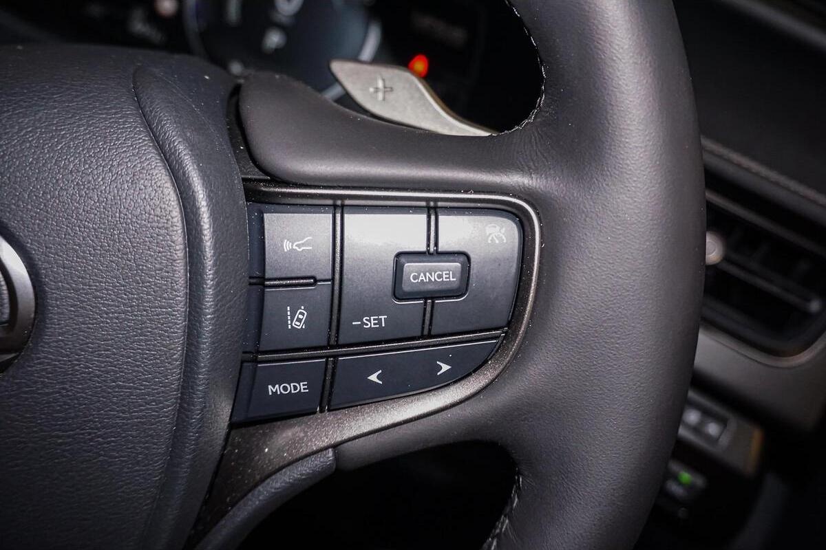 2024 Lexus UX UX300e Sports Luxury Auto FWD image 12