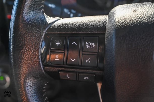 2020 Toyota HILUX SR5 image 19