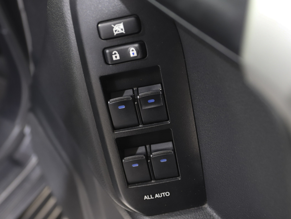 2021 Toyota Prado GXL image 19