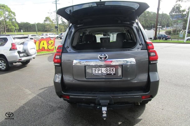 2021 Toyota Prado VX image 23