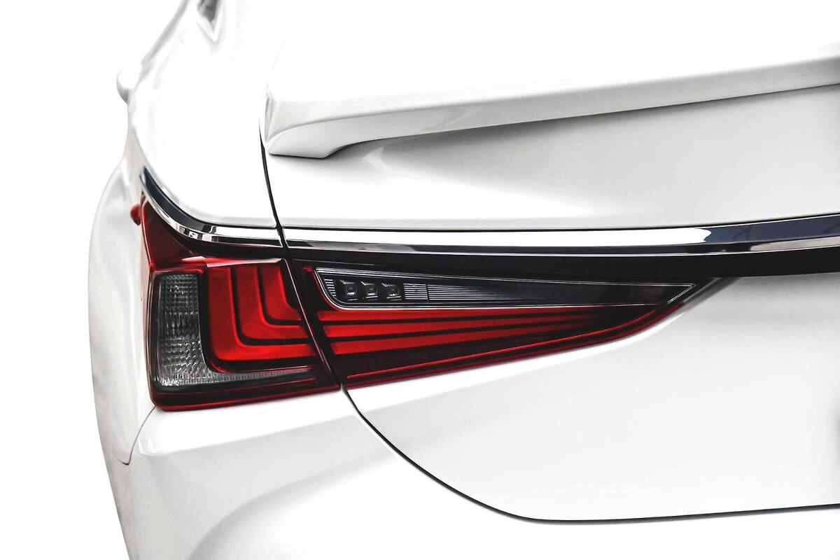 2024 Lexus ES ES300h Luxury Auto image 21