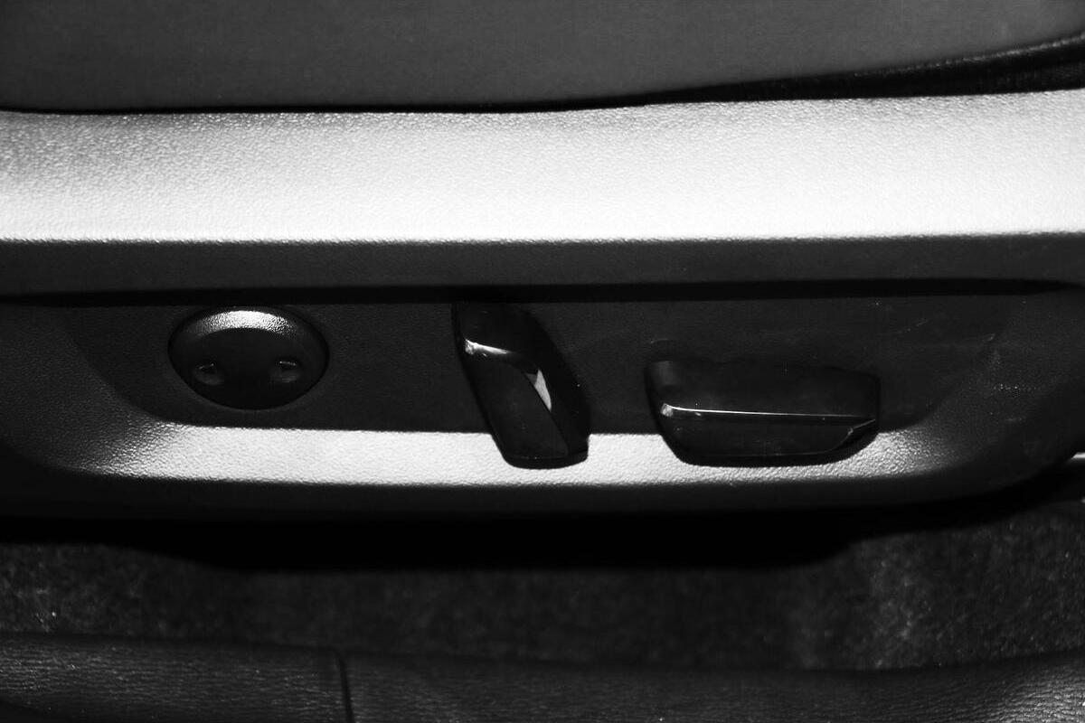 2024 Mitsubishi Outlander Black Edition ZM Auto 2WD MY24 image 13