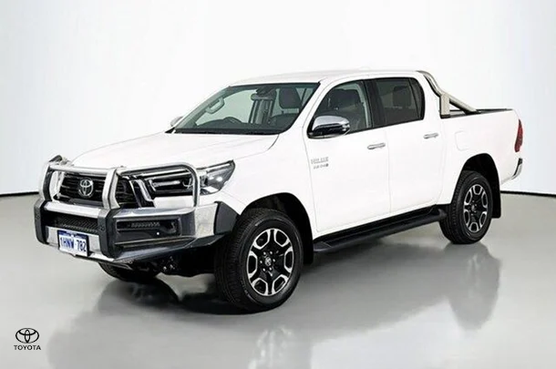 2022 Toyota Hilux SR5 image 4