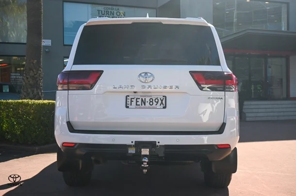 2023 TOYOTA Landcruiser Sahara image 5