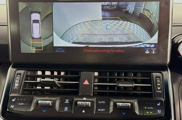 2023 Toyota LANDCRUISER VX image 15