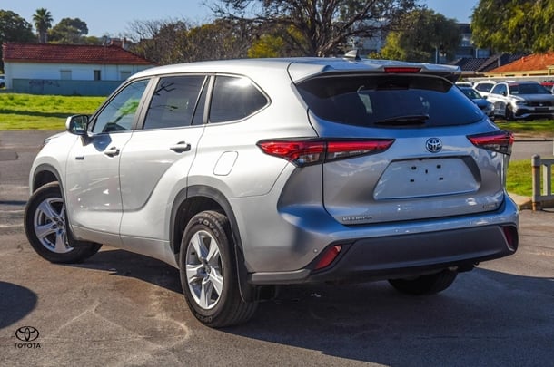 2023 Toyota Kluger Hybrid GX image 2