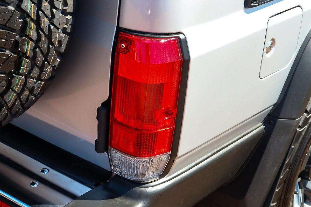 2024 Toyota Landcruiser GXL Manual 4x4 image 18