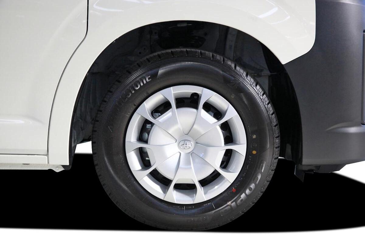 2024 Toyota Hiace LWB Auto image 8