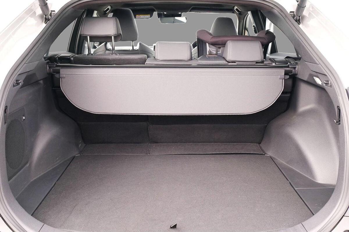 2024 Toyota bZ4X Auto AWD image 9