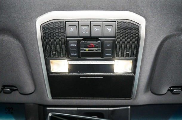 2023 Toyota Landcruiser VX image 12