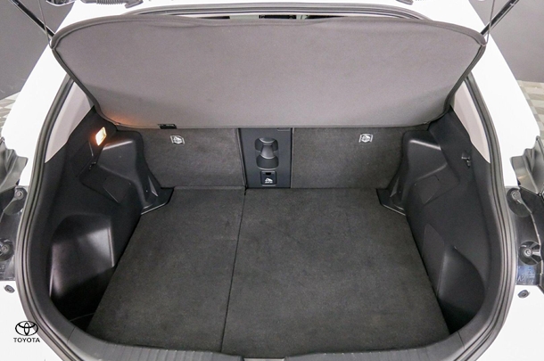 2024 Toyota Yaris Cross Hybrid GX image 23
