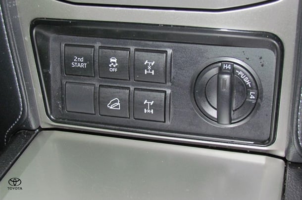 2023 Toyota Prado VX image 13
