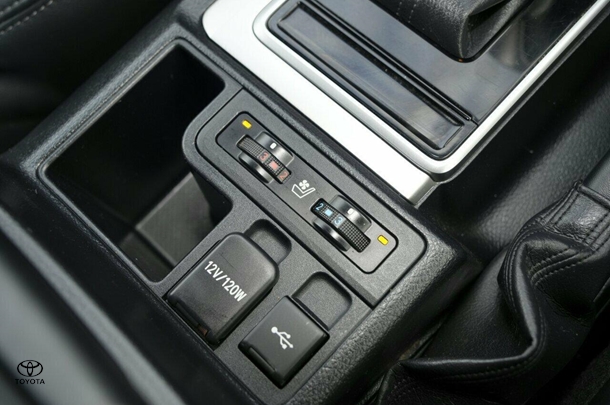 2021 Toyota Prado VX image 18
