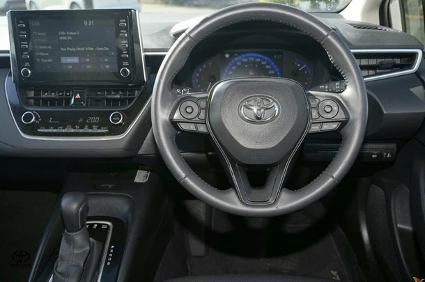 2020 Toyota Corolla Sedan Hybrid SX image 7