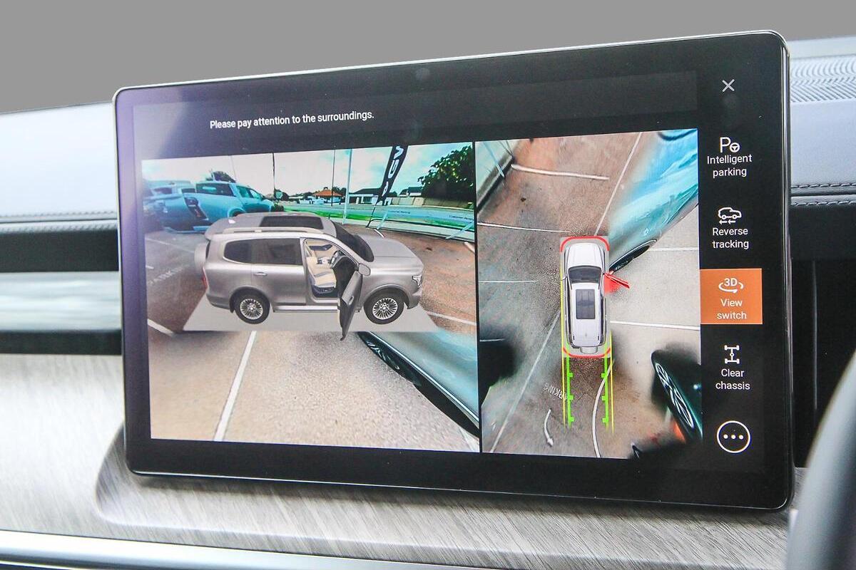 2025 GWM Tank 500 Lux Hybrid Auto 4WD image 12