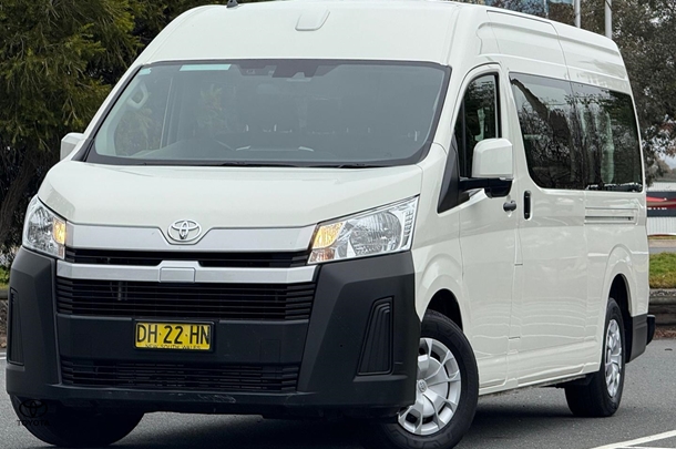 2023 Toyota HIACE SLWB image 3