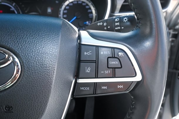 2022 Toyota KLUGER HYBRID GX AWD image 13