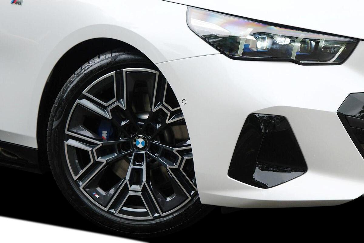 2024 BMW 5 Series 520i M Sport G60 Auto image 18