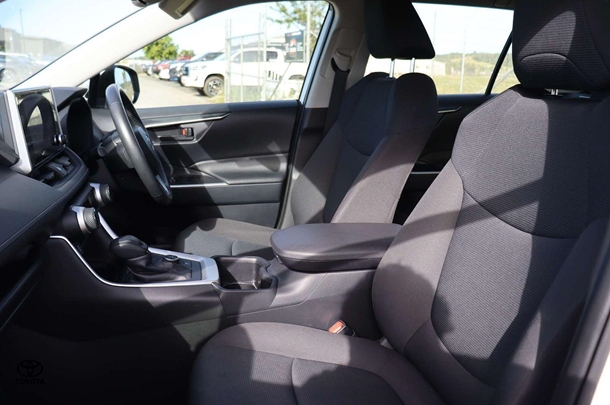 2023 Toyota RAV4 Hybrid GX AWD image 24