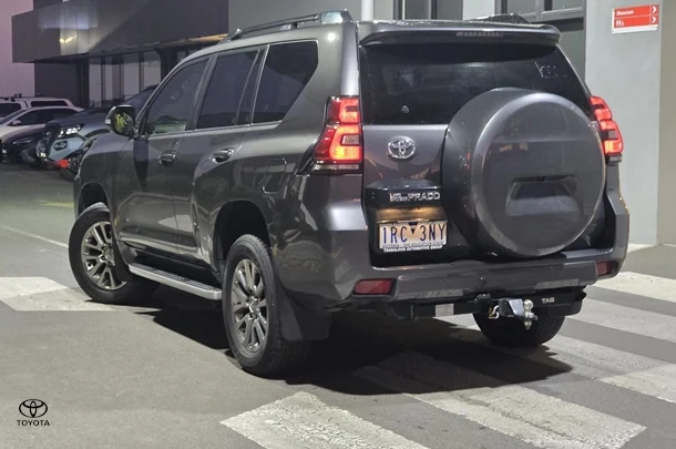2019 Toyota Prado VX image 3
