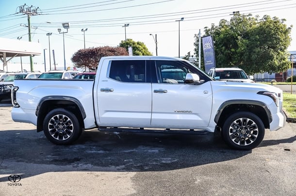 2023 Toyota Tundra Limited image 3