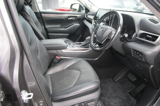 2021 Toyota Kluger Hybrid AWD GRANDE image 12