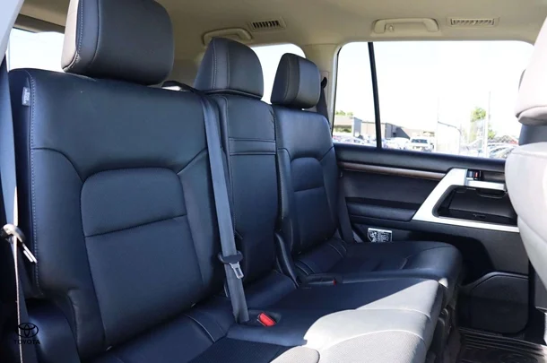 2020 Toyota Landcruiser VX image 24