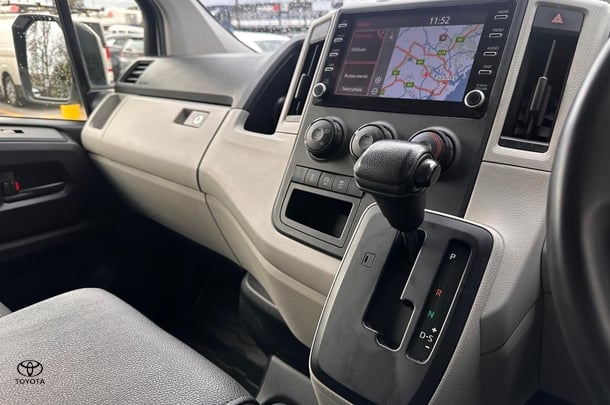 2021 Toyota HiAce LWB image 20
