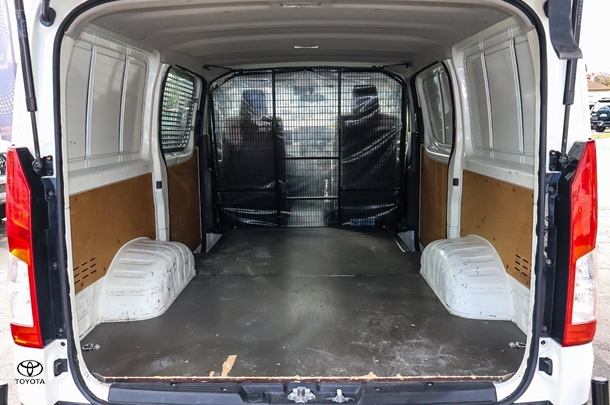 2020 Toyota Hiace LWB image 11