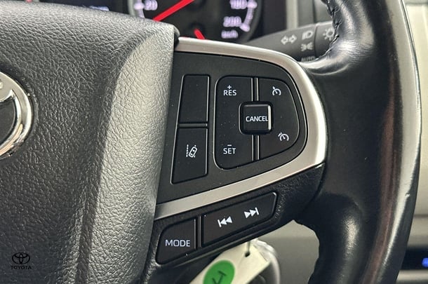 2021 Toyota Hiace LWB image 22
