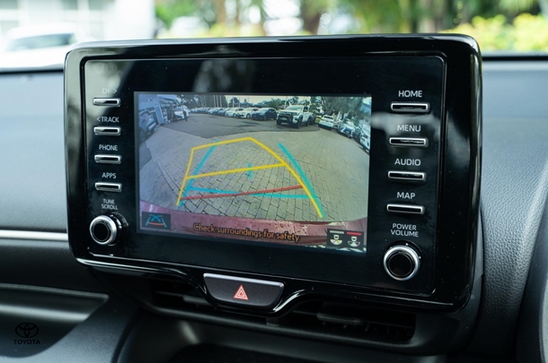 2023 TOYOTA Yaris Hybrid SX image 13