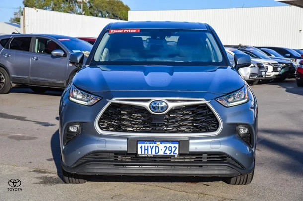 2023 Toyota Kluger Hybrid GX image 3