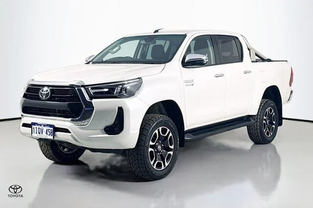 2021 Toyota Hilux SR5 image 4