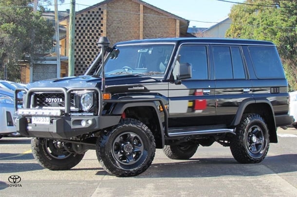 2024 Toyota LC Military GXL image 3